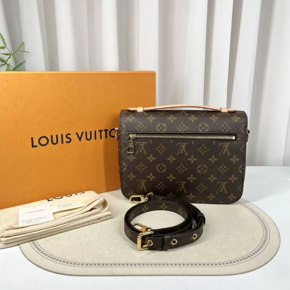Louis Vuitton Women Pre-Loved Bag Very Good Condition